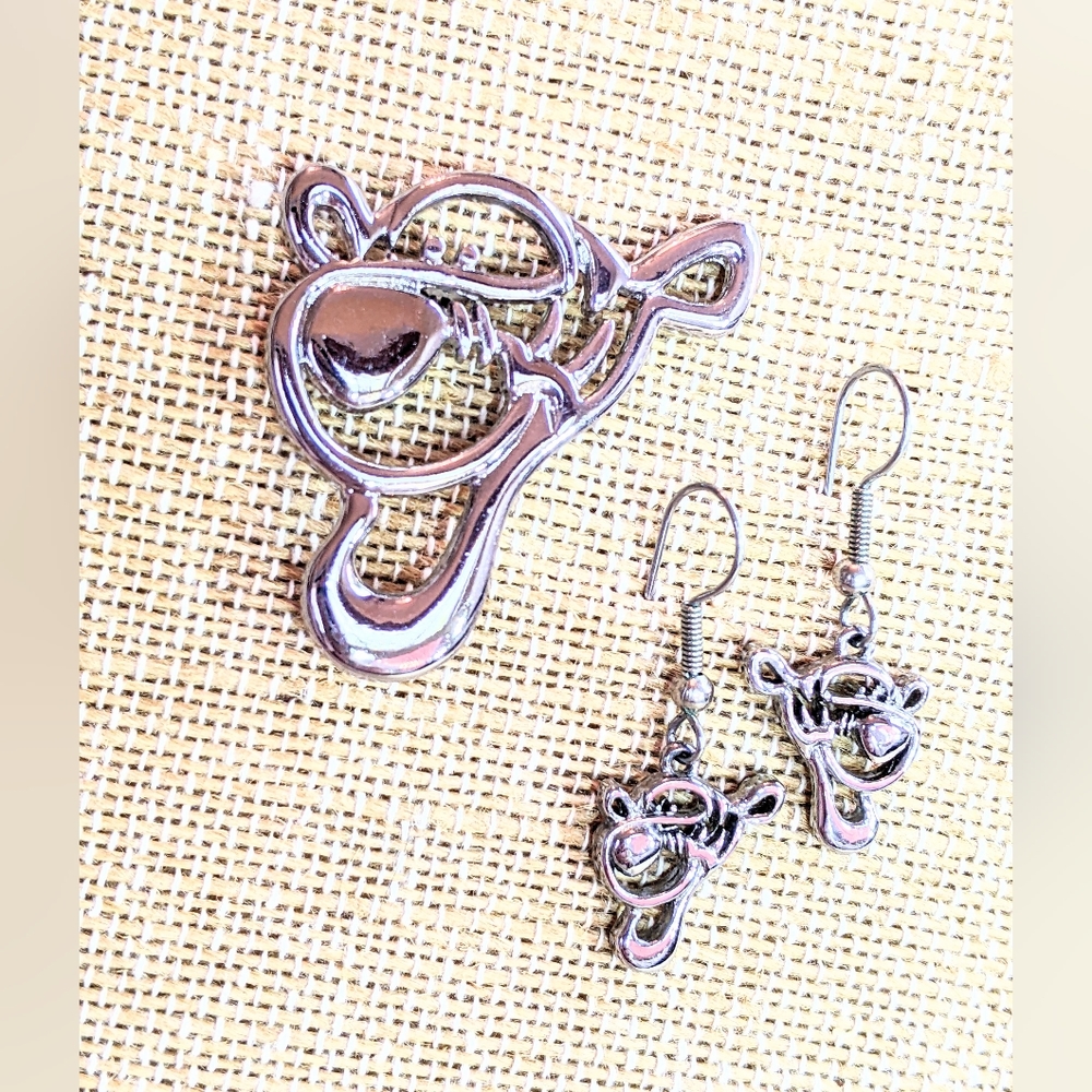 Tigger Disney silver jewelry pin and earrings set from Winnie the Pooh